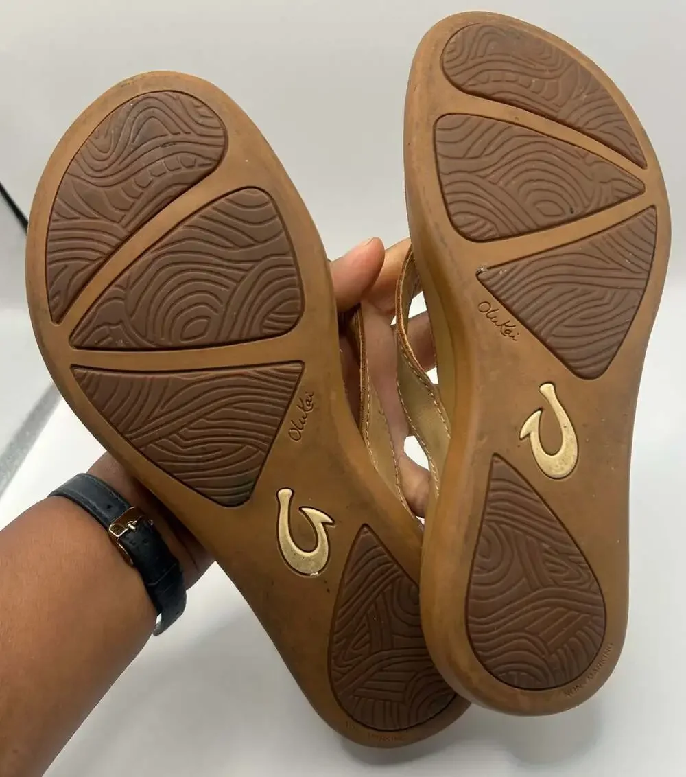 OluKai Aukai Women's Leather Flip Flop Sandals